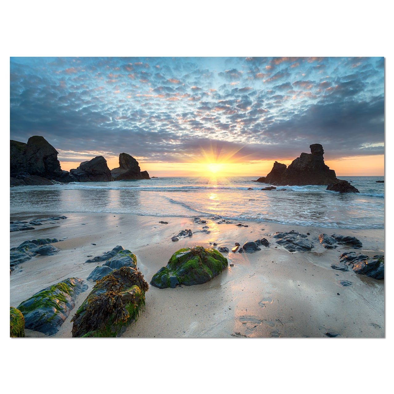 Designart - Beautiful Porthcothan Bay - Large Seashore Canvas Wall Art